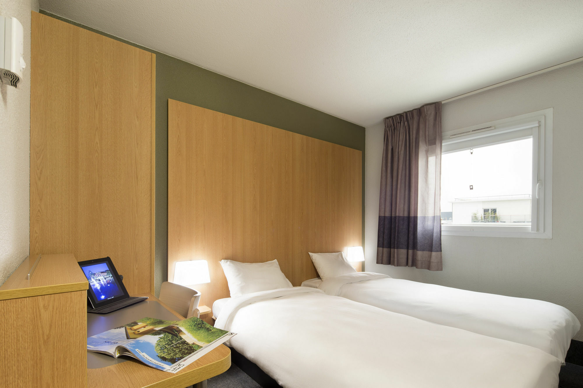 Hotel Inn Design モンリュソン エクステリア 写真